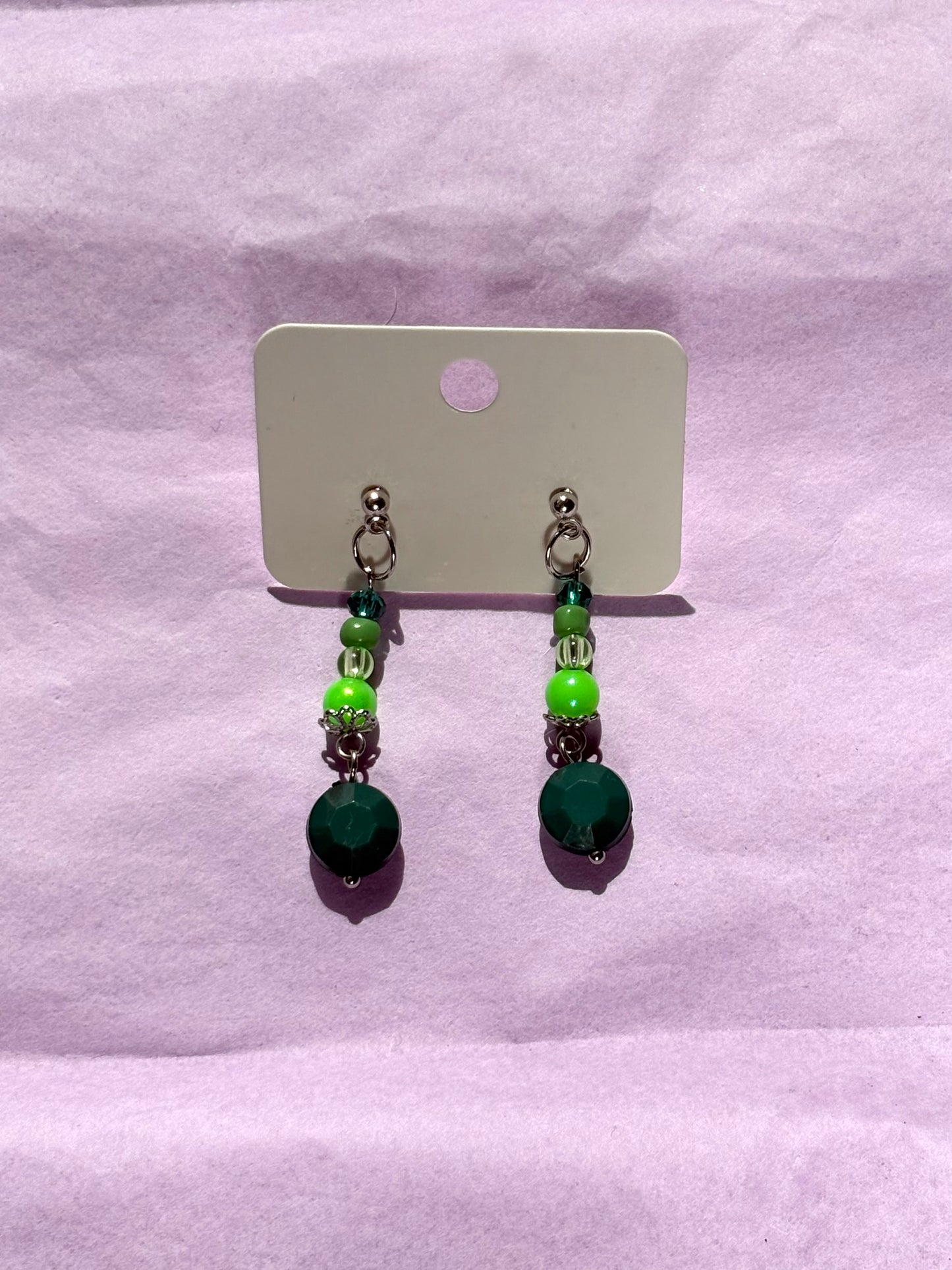 Beaded stud earrings | Green