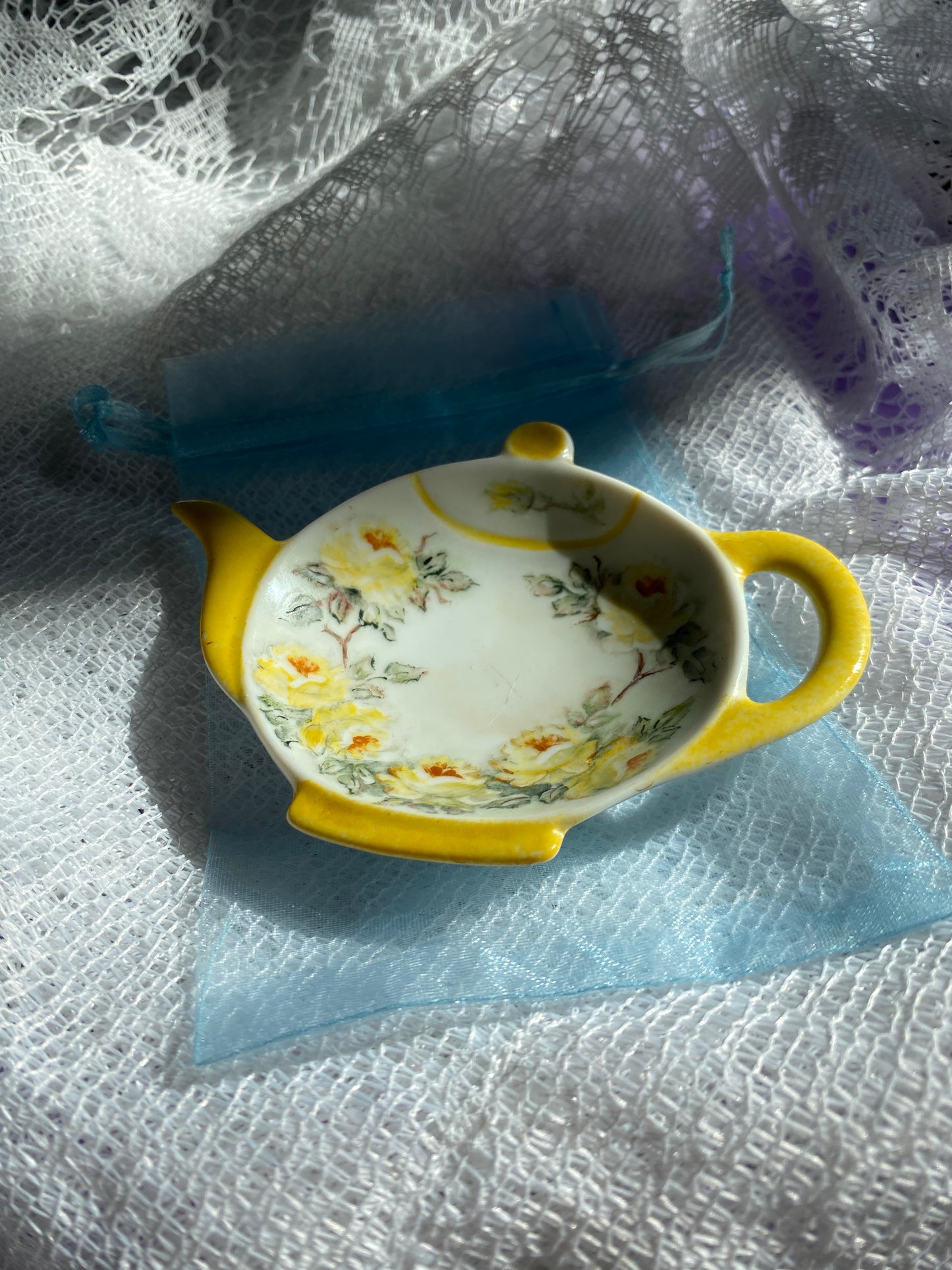 Magnet - Yellow teapot
