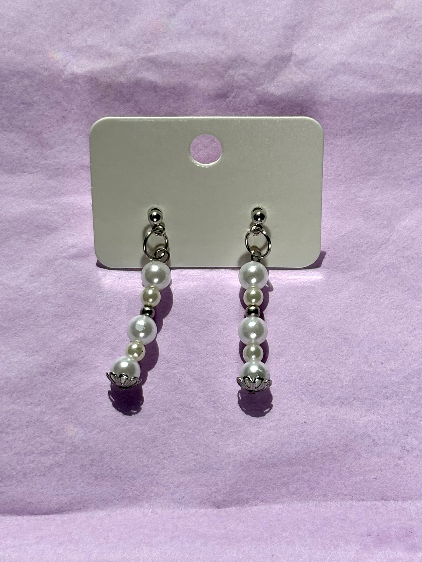 Beaded stud earrings | White