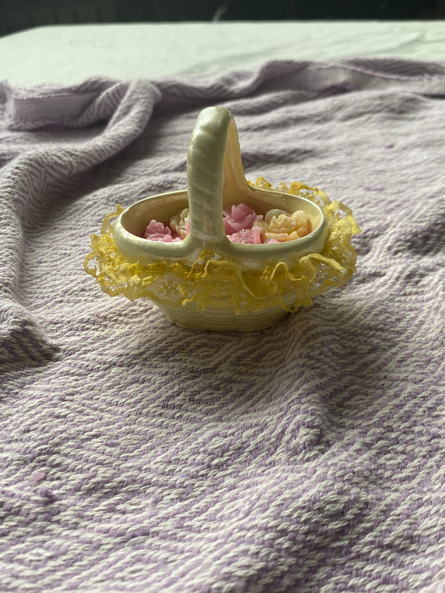 Mini basket candle
