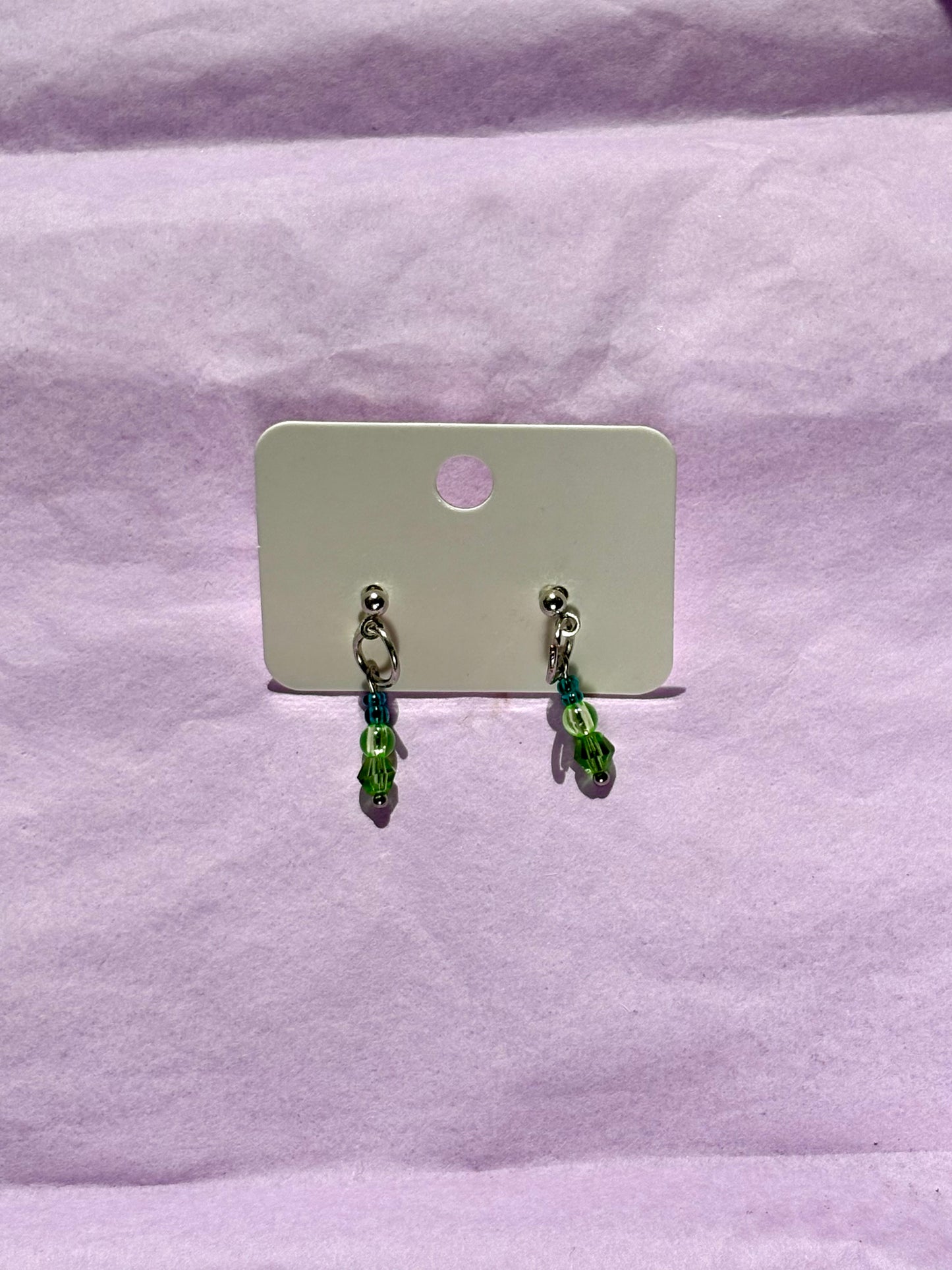 Beaded stud earrings | Green