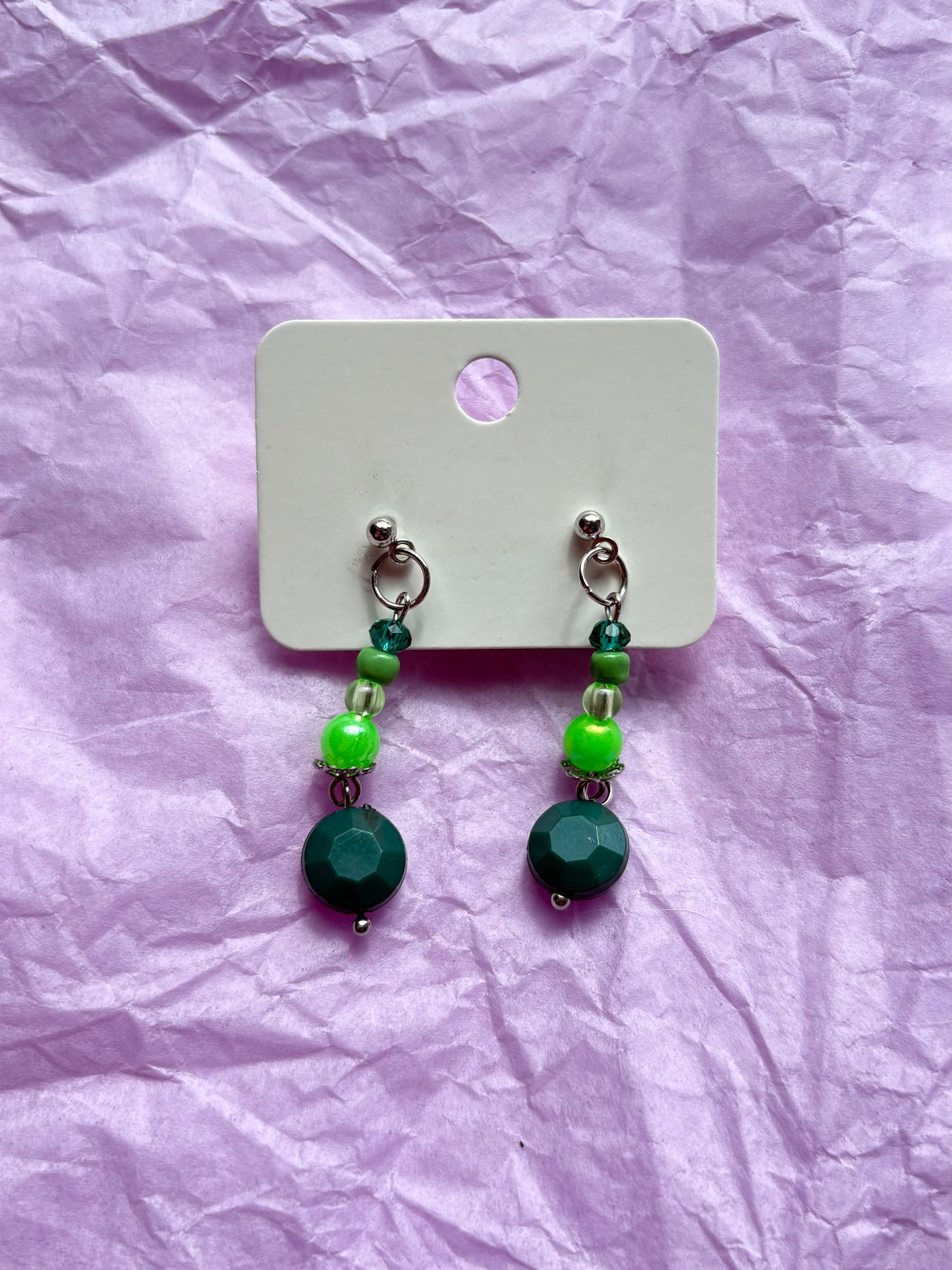 Beaded stud earrings | Green
