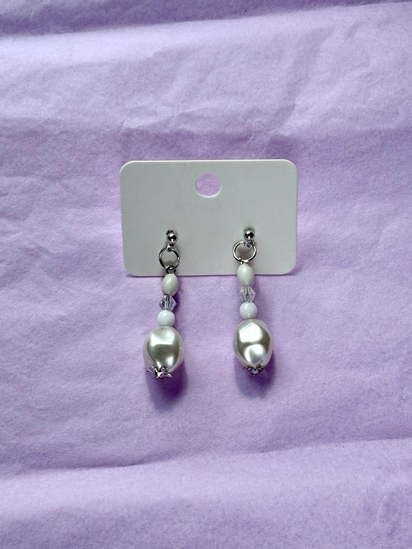 Beaded stud earrings | White