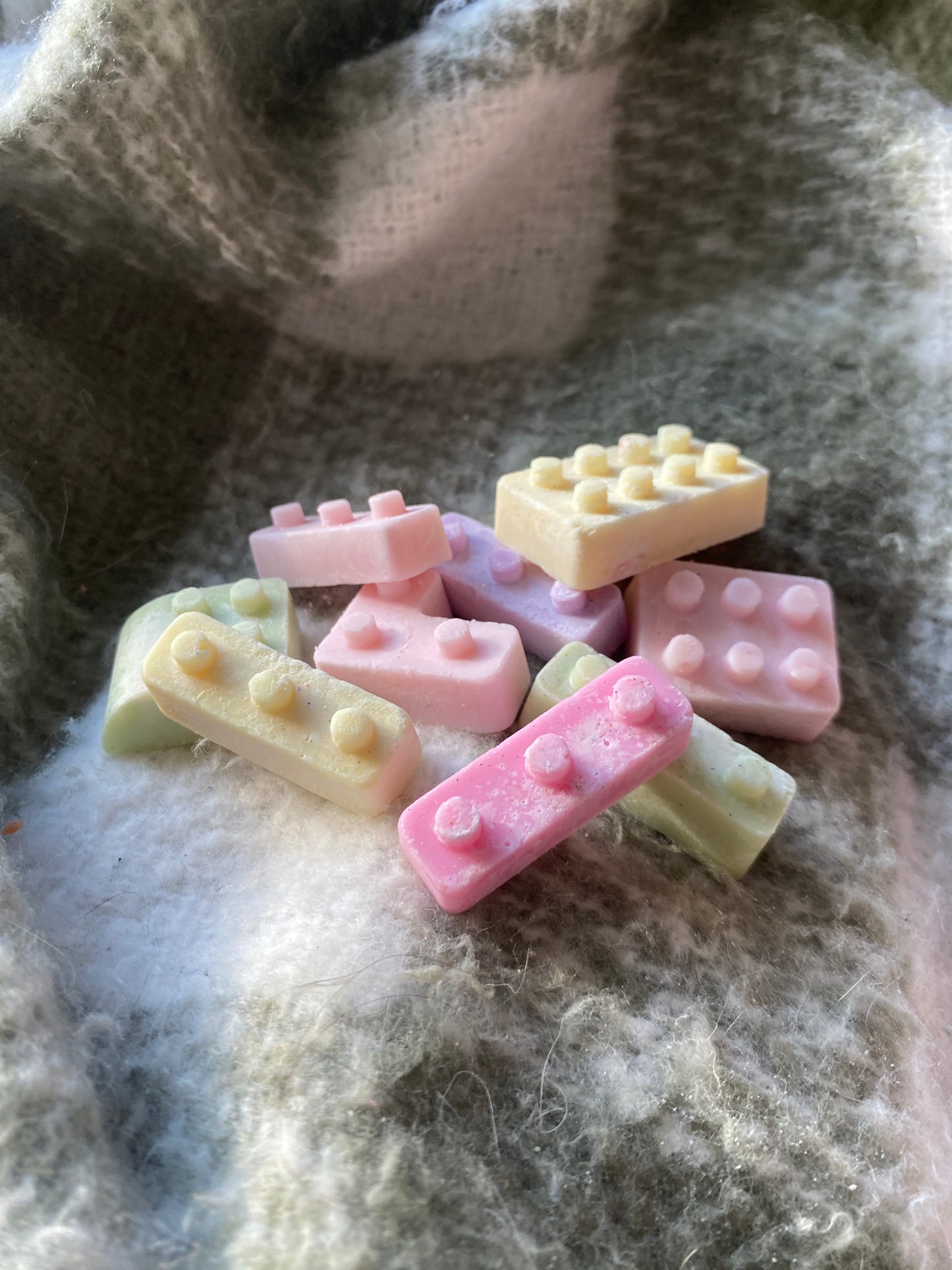 “Lego" brick wax melts (8 pieces)