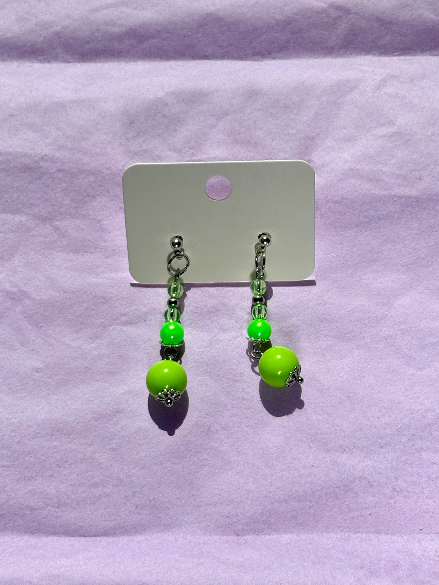 Beaded stud earrings | Green