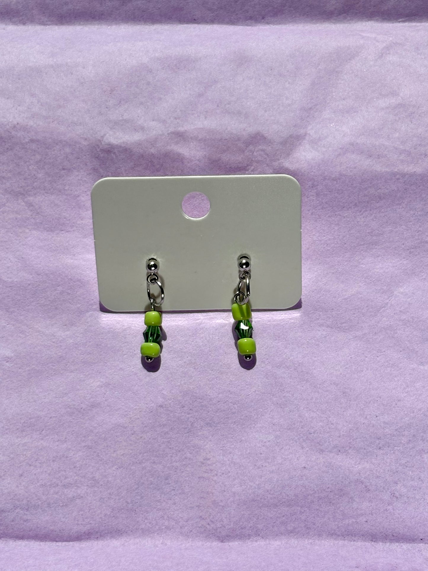 Beaded stud earrings | Green