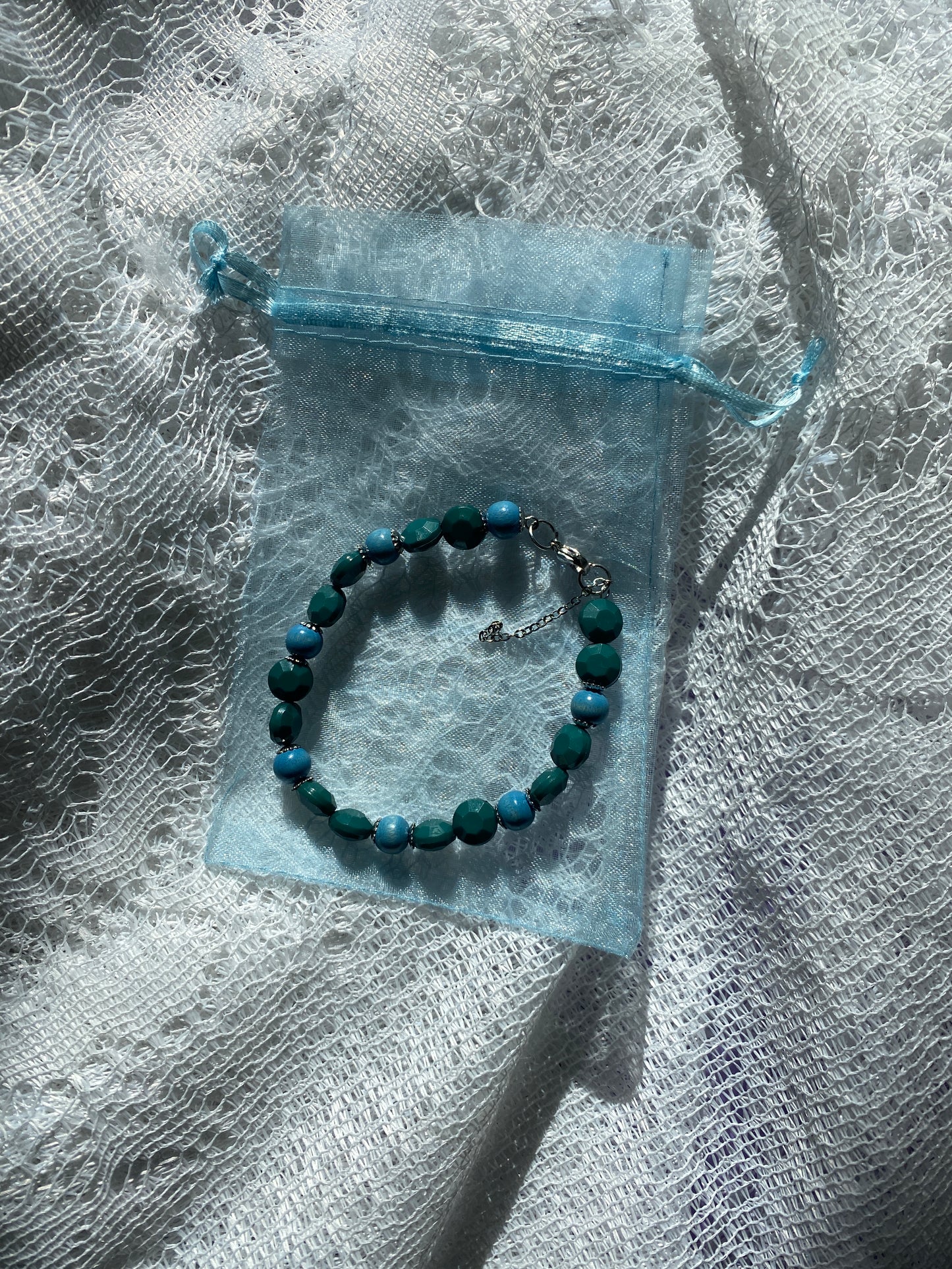 Beaded bracelet | Green & blue