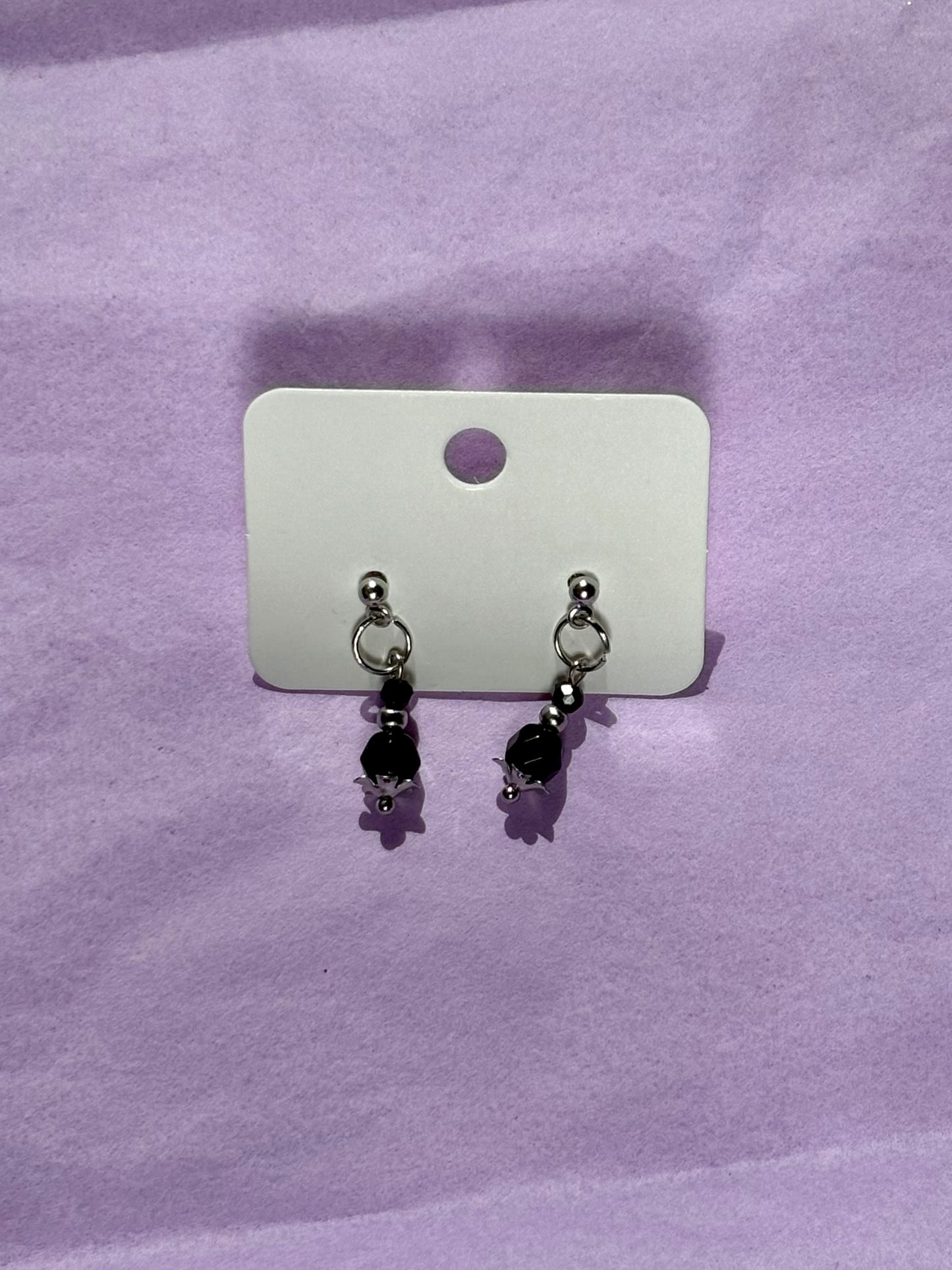 Beaded stud earrings | Black