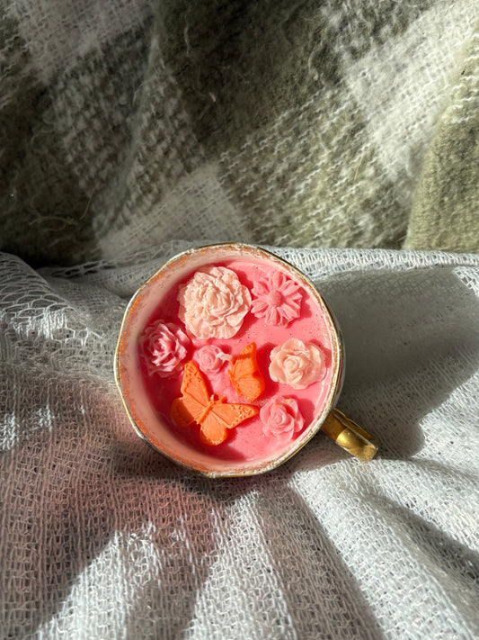 Upcycled teacup candle