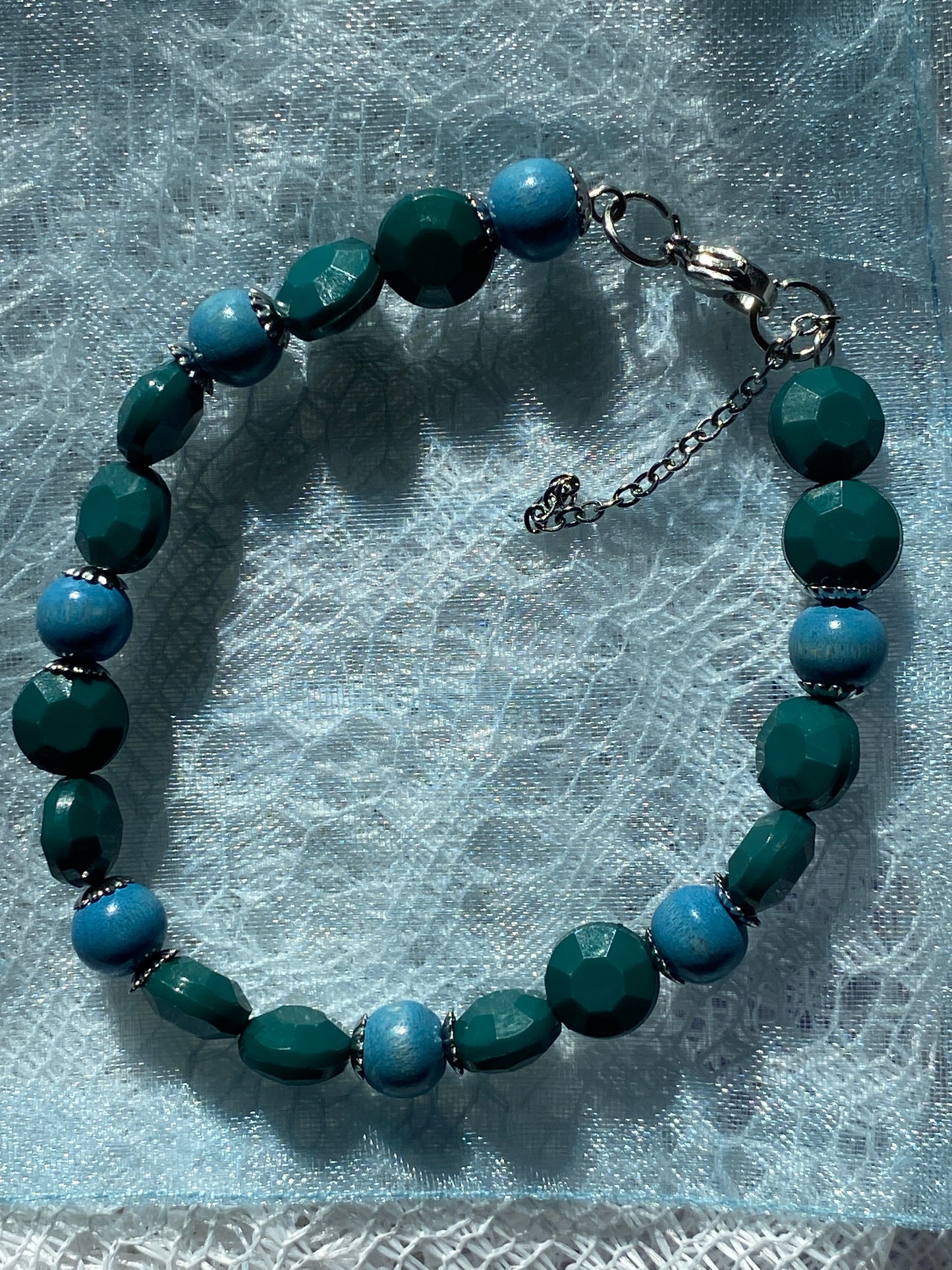 Beaded bracelet | Green & blue