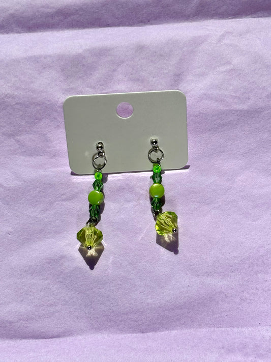 Beaded stud earrings | Green