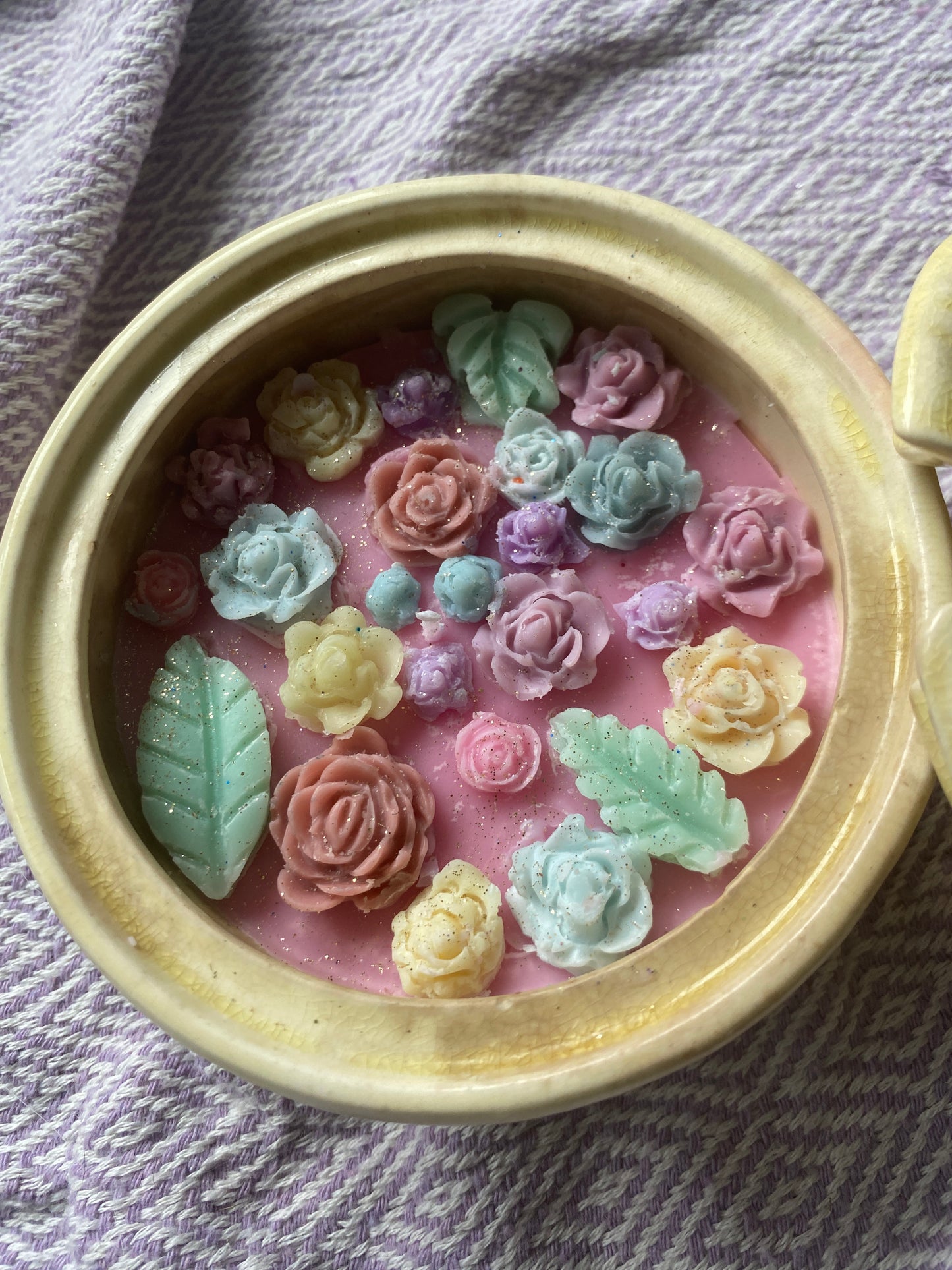 Flower basket candle
