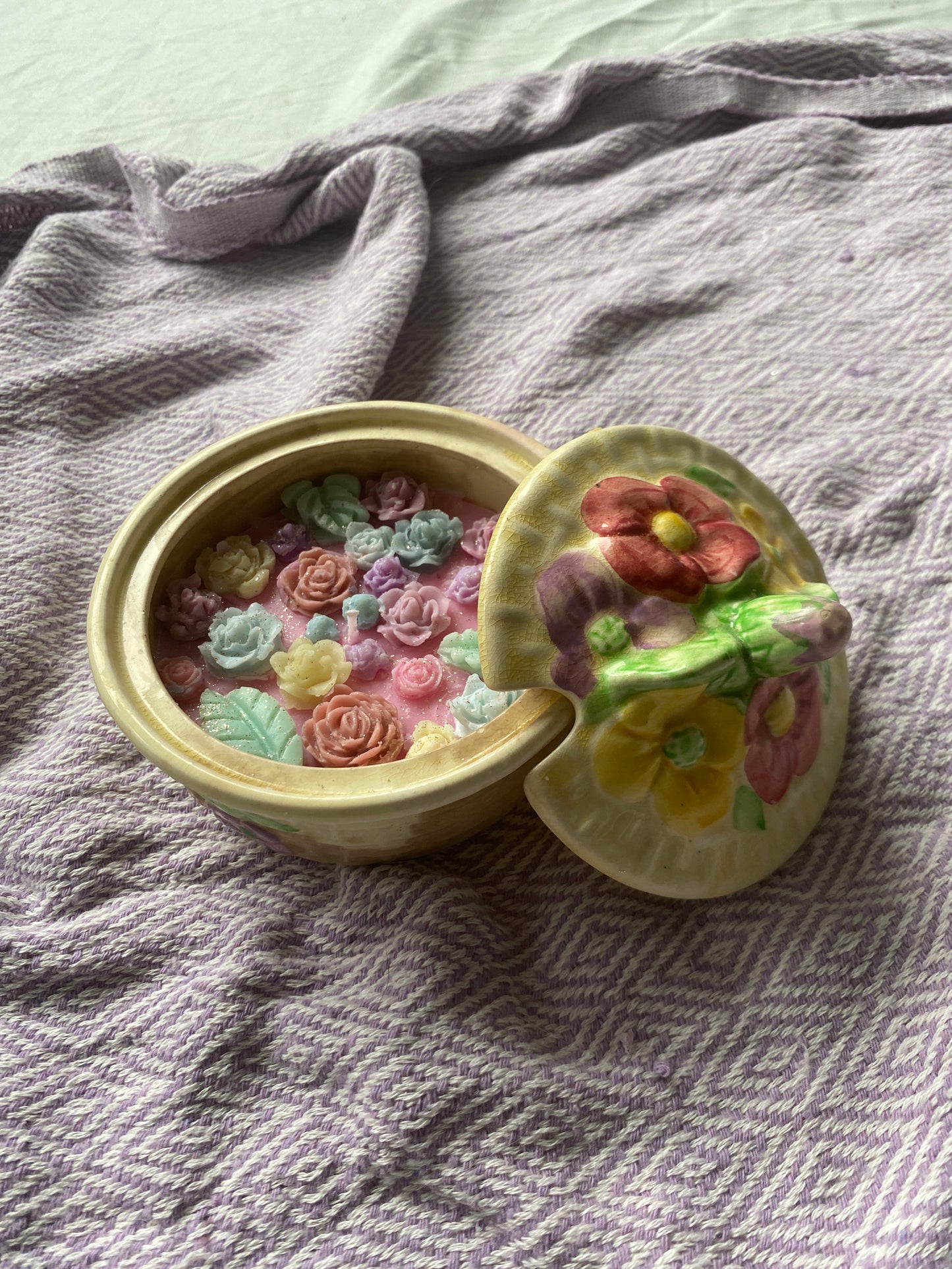 Flower basket candle
