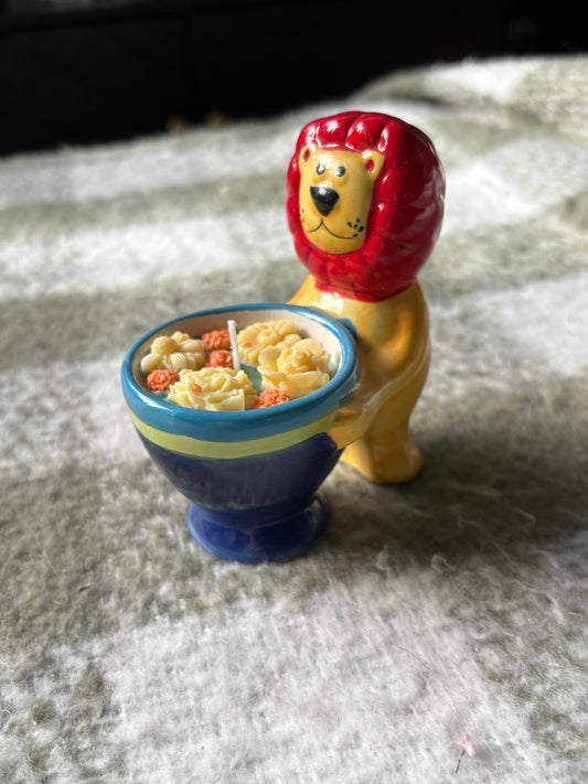 Mini lion candle