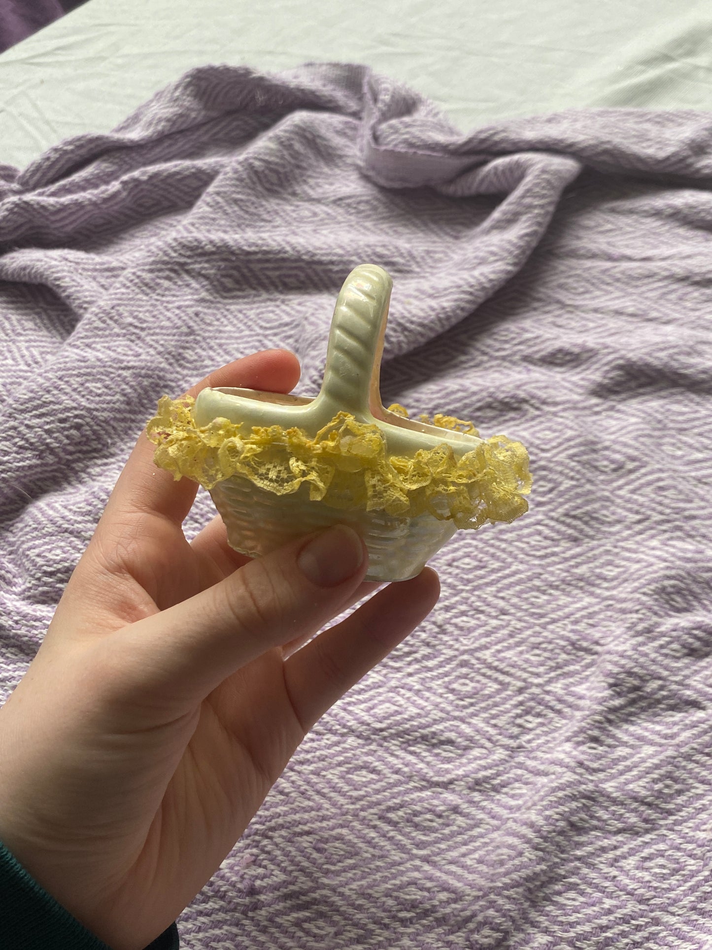 Mini basket candle