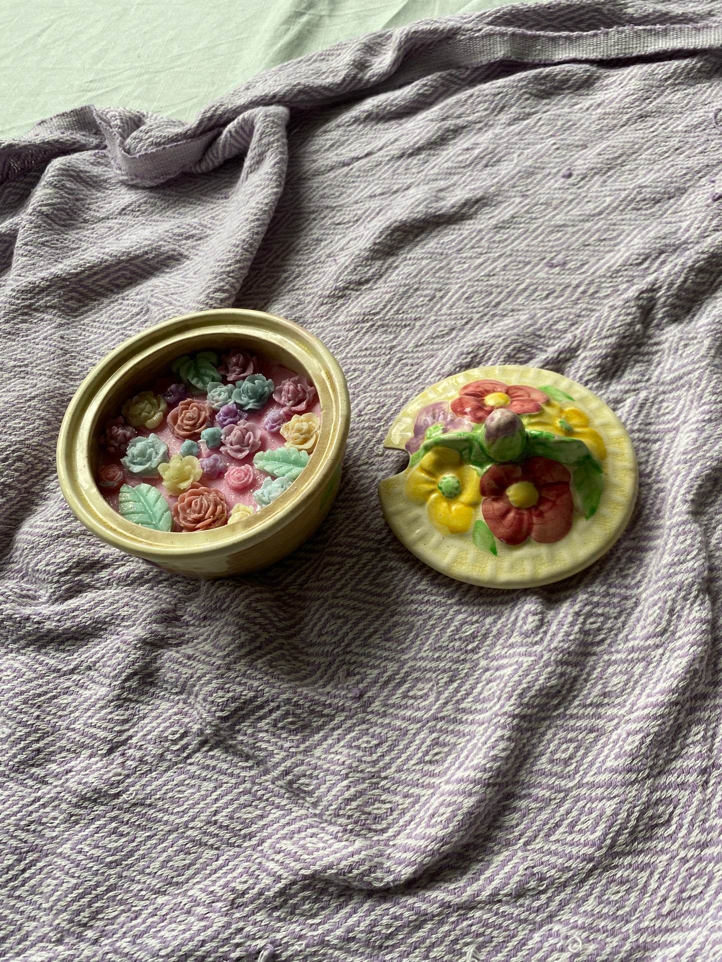 Flower basket candle