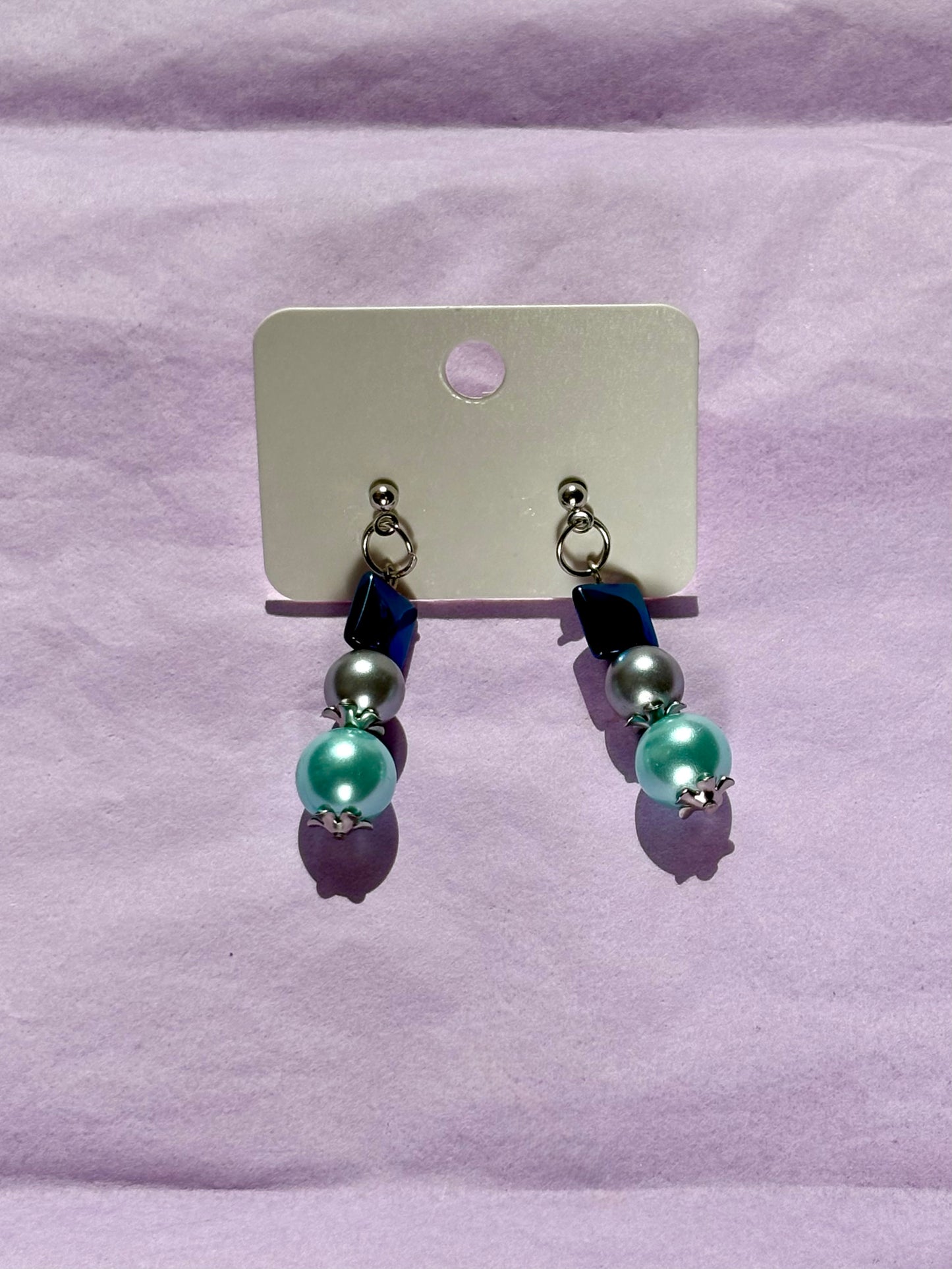 Beaded stud earrings | Blue