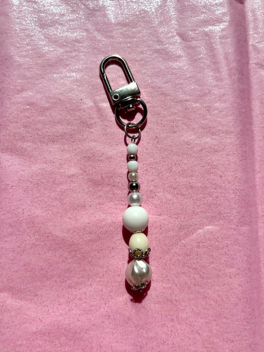 Mini clip keychain | White