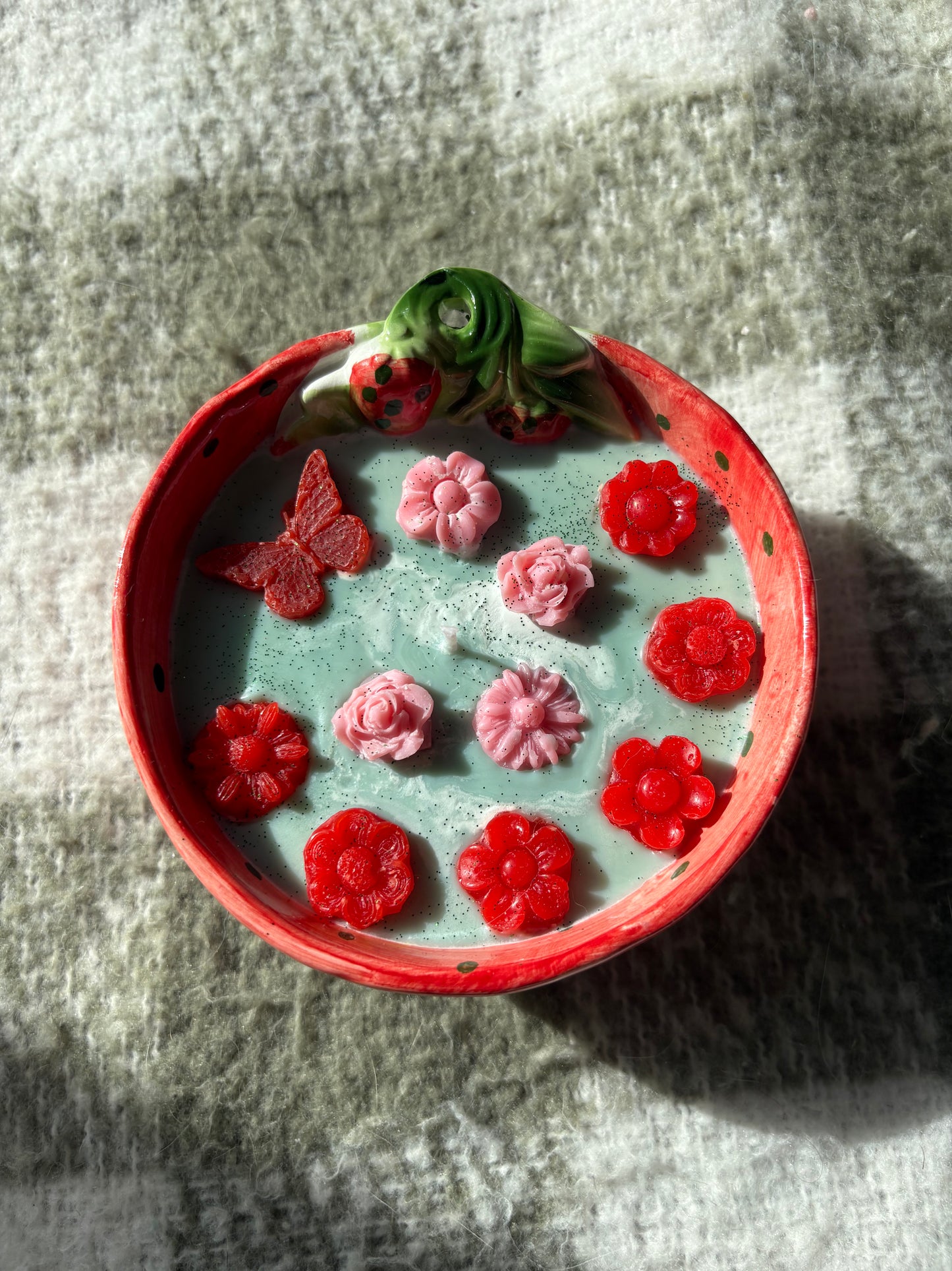 Scented strawberry candle