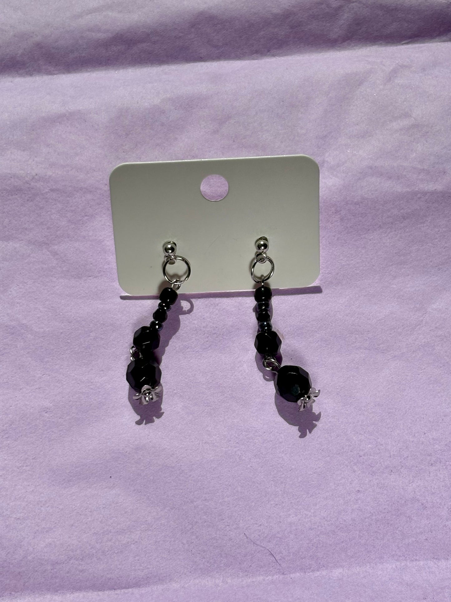 Beaded stud earrings | Black