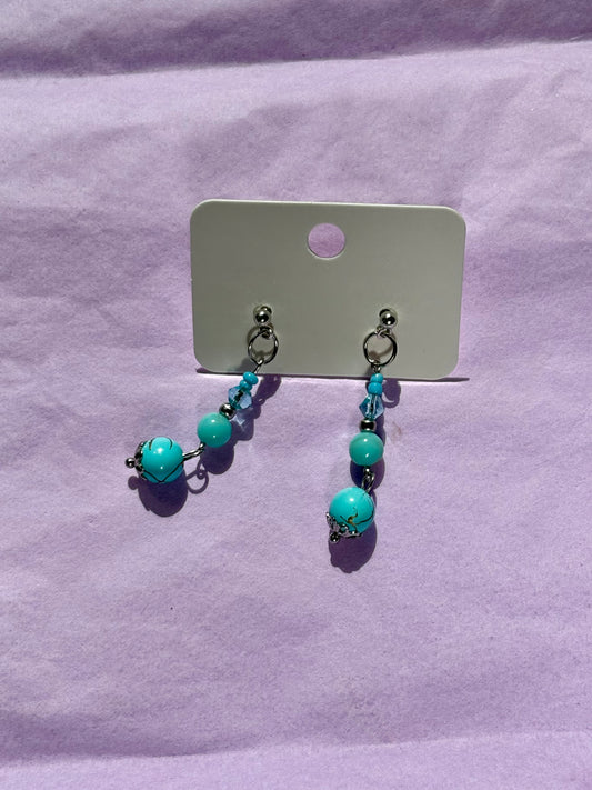 Beaded stud earrings | Blue