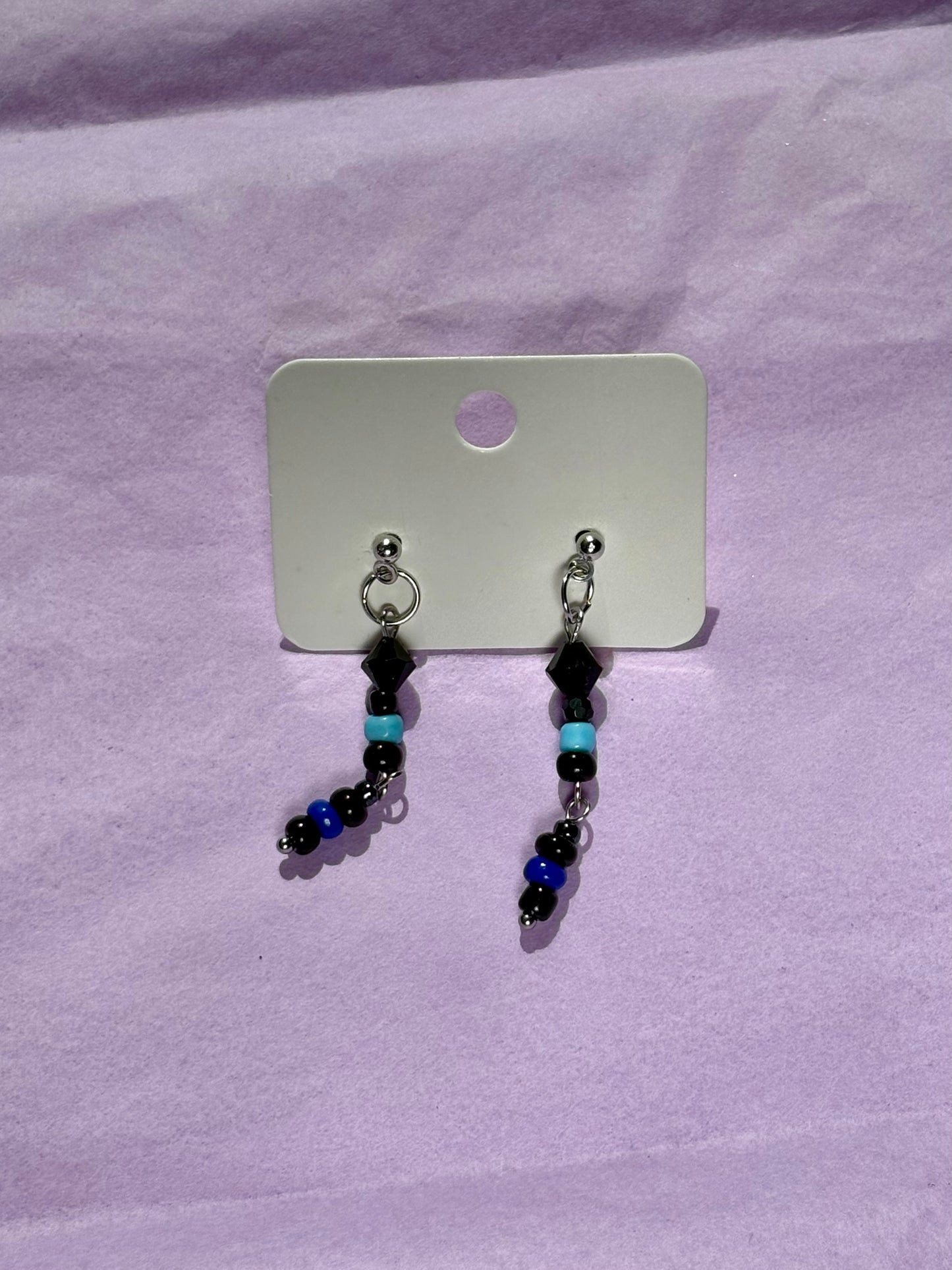 Beaded stud earrings | Black