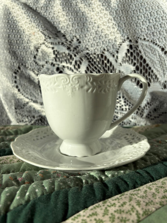 Upcycled teacup candle